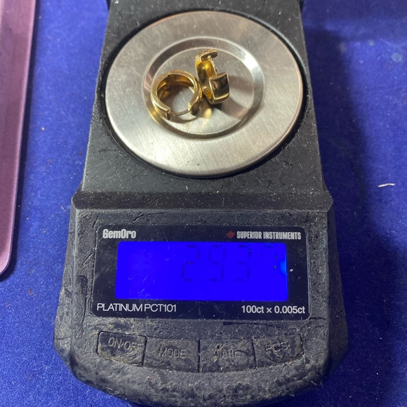 14k YG Huggies - Picture 5 of 6